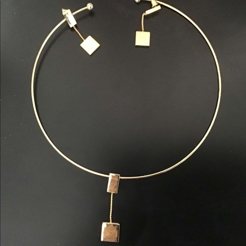 Necklace and earring set